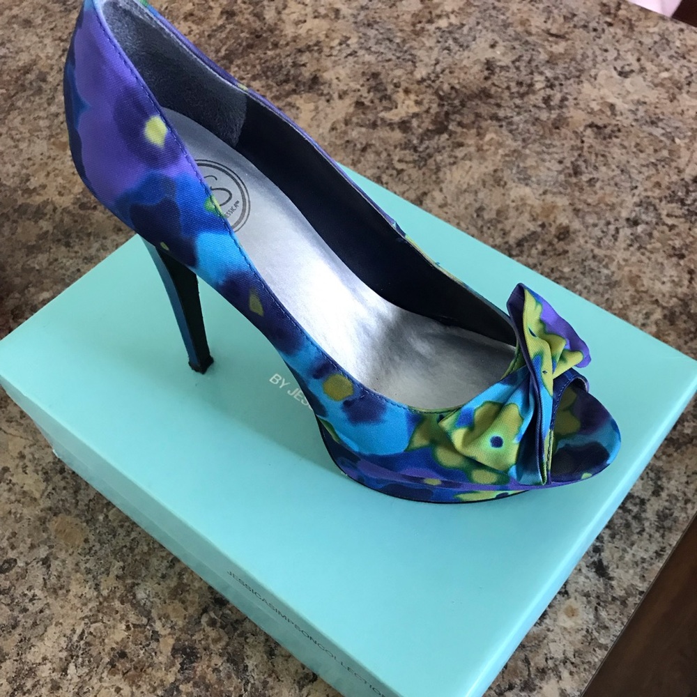 Jessica Simpson water color heels size 9